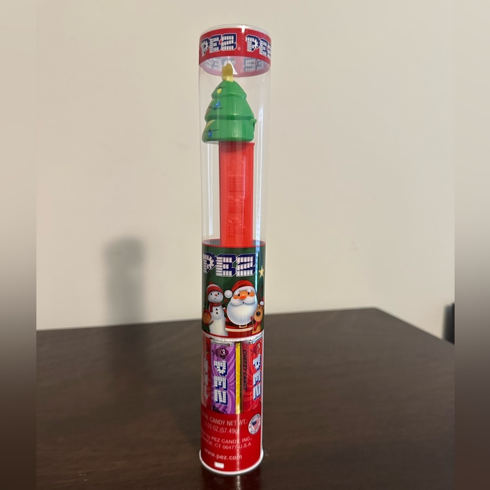 NEW Christmas Tree Pez Dispenser and Candy